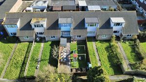 Enclosed Frontage- click for photo gallery